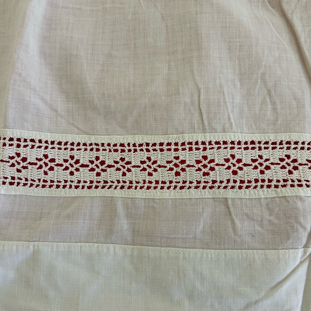Vintage hand crocheted sheet and 2 matching pillowcases. Cotton! good condition.
